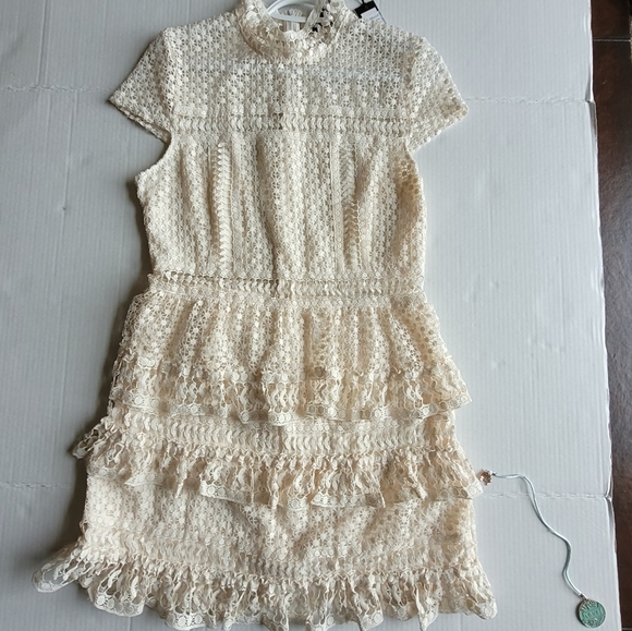 ROMEO AND JULIET COUTURE  MOCK TURTLE NECK CAP SLEEVE IVORY DRESS - Picture 2 of 16